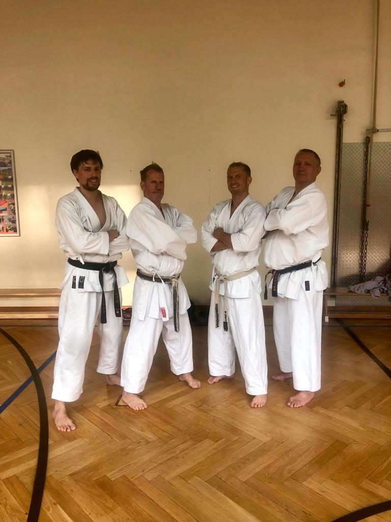 Unsere Trainer Raoul, Jürgen und Andi mit Joachim Jelko, Ehrenmitglied unseres Vereins und Vizepräsident des Hessischen Fachverbandes für Karate 